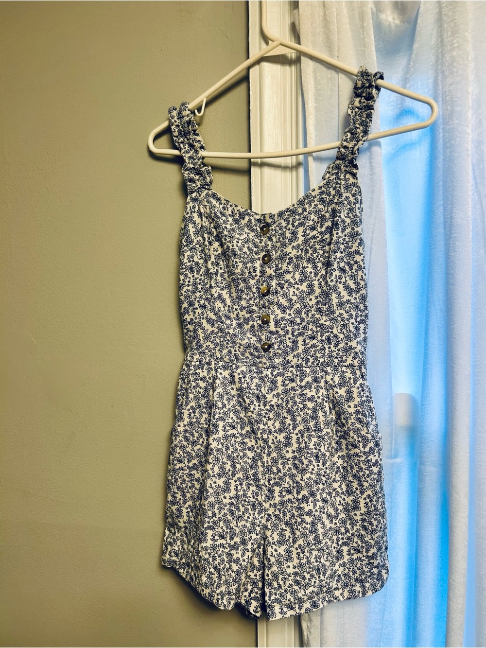 Hollister XS Blue & White Floral Romper | Linen Blend Button Front Summer - Picture 3 of 10